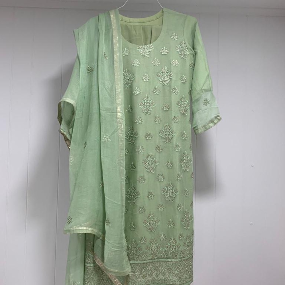 Elegant Green Embroidered Kurta Set